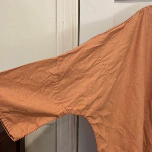 Jamie and the Jones size M T Top - Picture 2 of 4